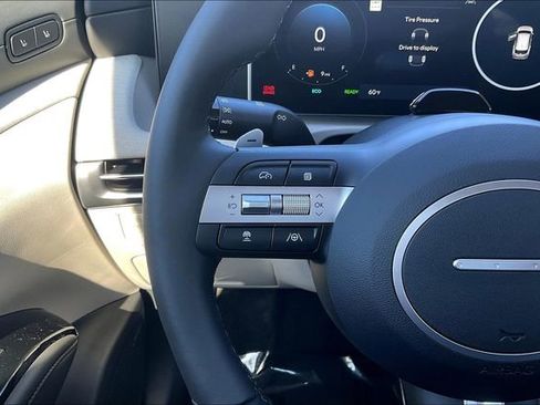 New 2025 Hyundai Tucson Limited image 14