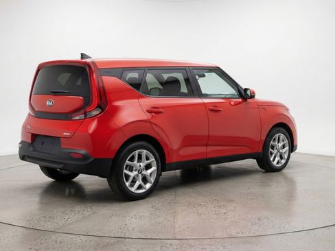 Used 2025 Kia Soul LX w/ LX Technology Package image 9