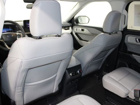 New 2026 Ford Explorer Active RWD image 27