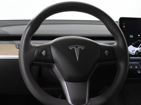 Used 2021 Tesla Model 3 Standard Range Plus image 7