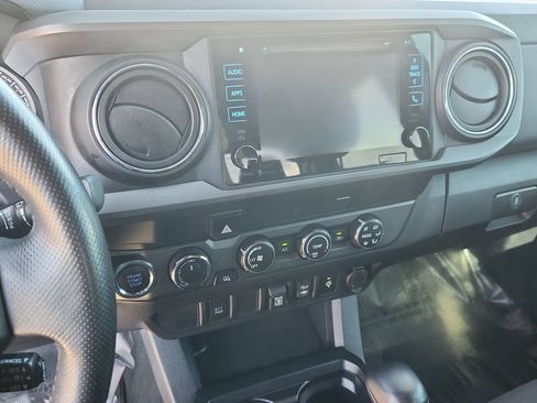 Used 2019 Toyota Tacoma TRD Sport AWD/4WD image 24