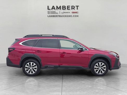 Used 2024 Subaru Outback Premium AWD/4WD image 6