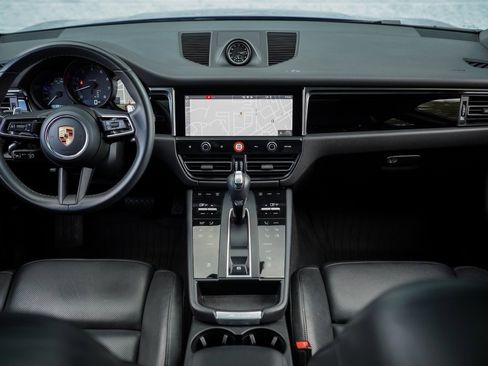 Used 2023 Porsche Macan w/ Premium Package Plus image 20