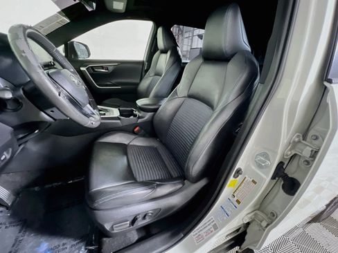 Used 2020 Toyota RAV4 XSE w/ XSE Grade Weather Package AWD/4WD image 15