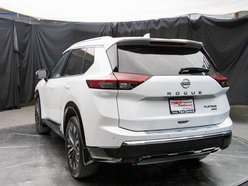 Used 2024 Nissan Rogue Platinum w/ Platinum Premium Package image 10