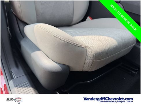 Used 2025 Nissan Rogue SV FWD image 25