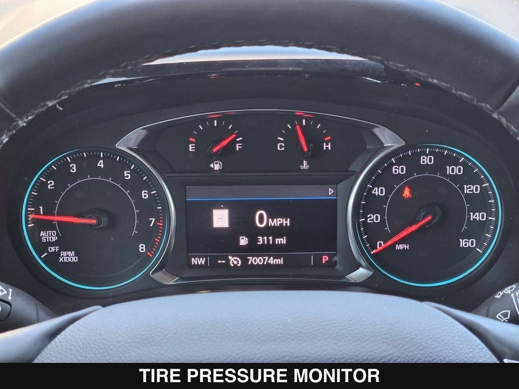 Used 2023 Chevrolet Traverse RS w/ LPO, Floor Liner Package FWD image 28