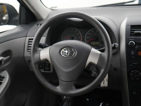 Used 2010 Toyota Corolla LE FWD image 14