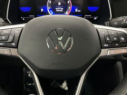 Used 2024 Volkswagen Jetta SE w/ Panoramic Sunroof Package FWD image 16