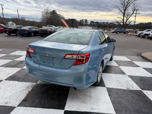 Used 2013 Toyota Camry L image 5