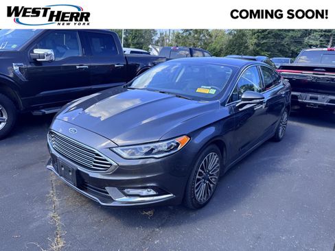 Used 2017 Ford Fusion SE w/ Fusion SE Technology Package FWD image 1