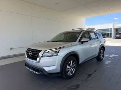 Used 2023 Nissan Pathfinder SL