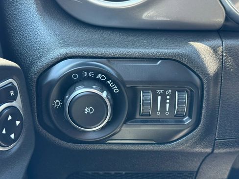 Used 2019 Jeep Wrangler Unlimited Sport S AWD/4WD image 40