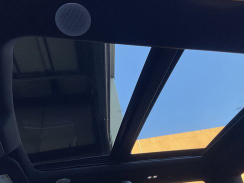 Used 2024 Ford F350 Platinum w/ FX4 Off-Road Package image 43