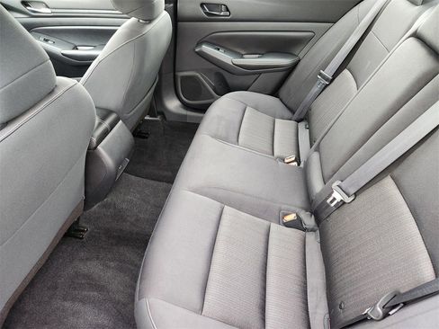 Used 2024 Nissan Altima 2.5 SV image 18