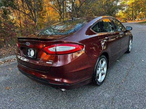 Used 2016 Ford Fusion SE w/ Equipment Group 201A image 2