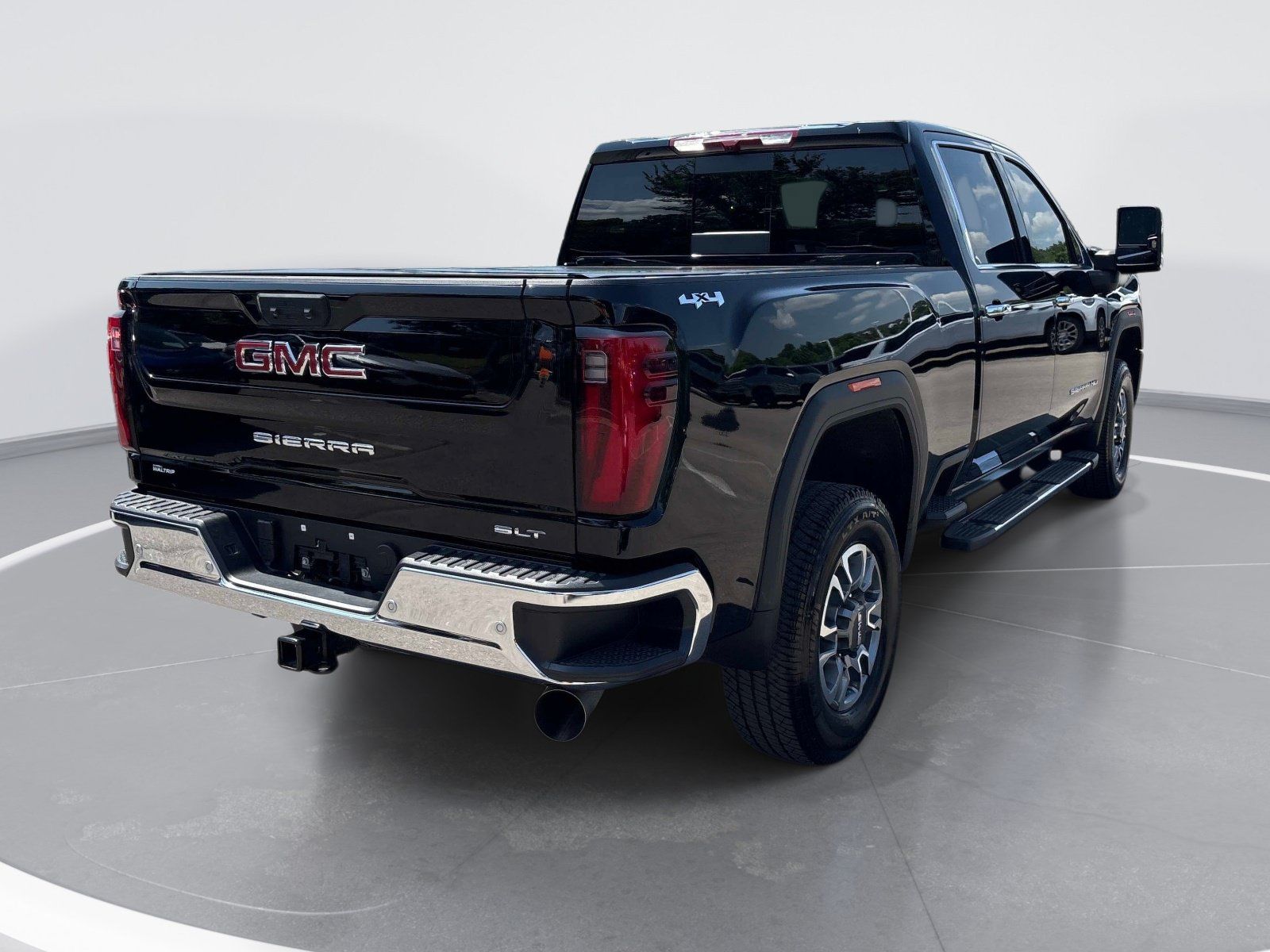 Used 2025 GMC Sierra 2500 SLT w/ SLT Convenience Package AWD/4WD image 8
