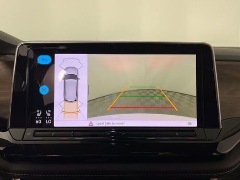 Used 2025 Volkswagen Atlas SE image 26