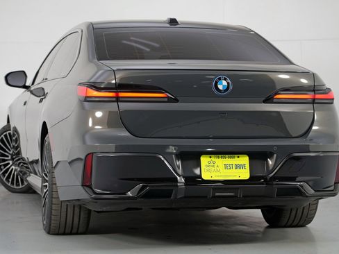 Used 2024 BMW i7 eDrive50 w/ M Sport Package image 6