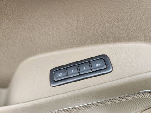 Certified 2019 Chevrolet Suburban Premier image 28