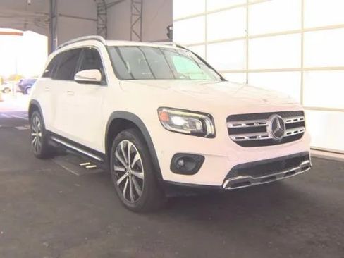 Used 2020 Mercedes-Benz GLB 250 w/ Premium Package image 1