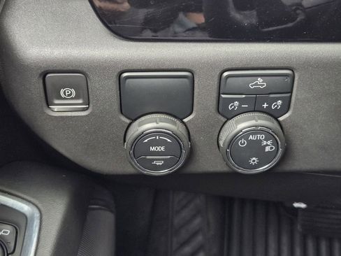 Used 2024 Chevrolet Silverado 1500 LT RWD image 19