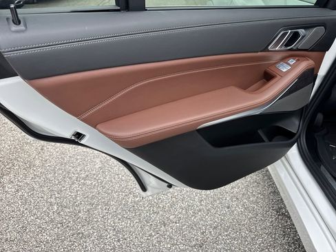 Used 2023 BMW X7 xDrive40i w/ Premium Package image 21