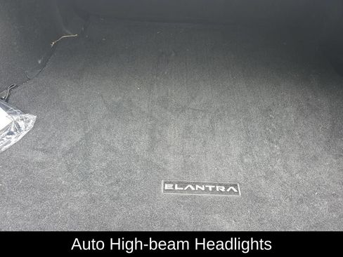 Used 2024 Hyundai Elantra SE FWD image 7