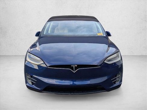 Used 2017 Tesla Model X 90D image 5