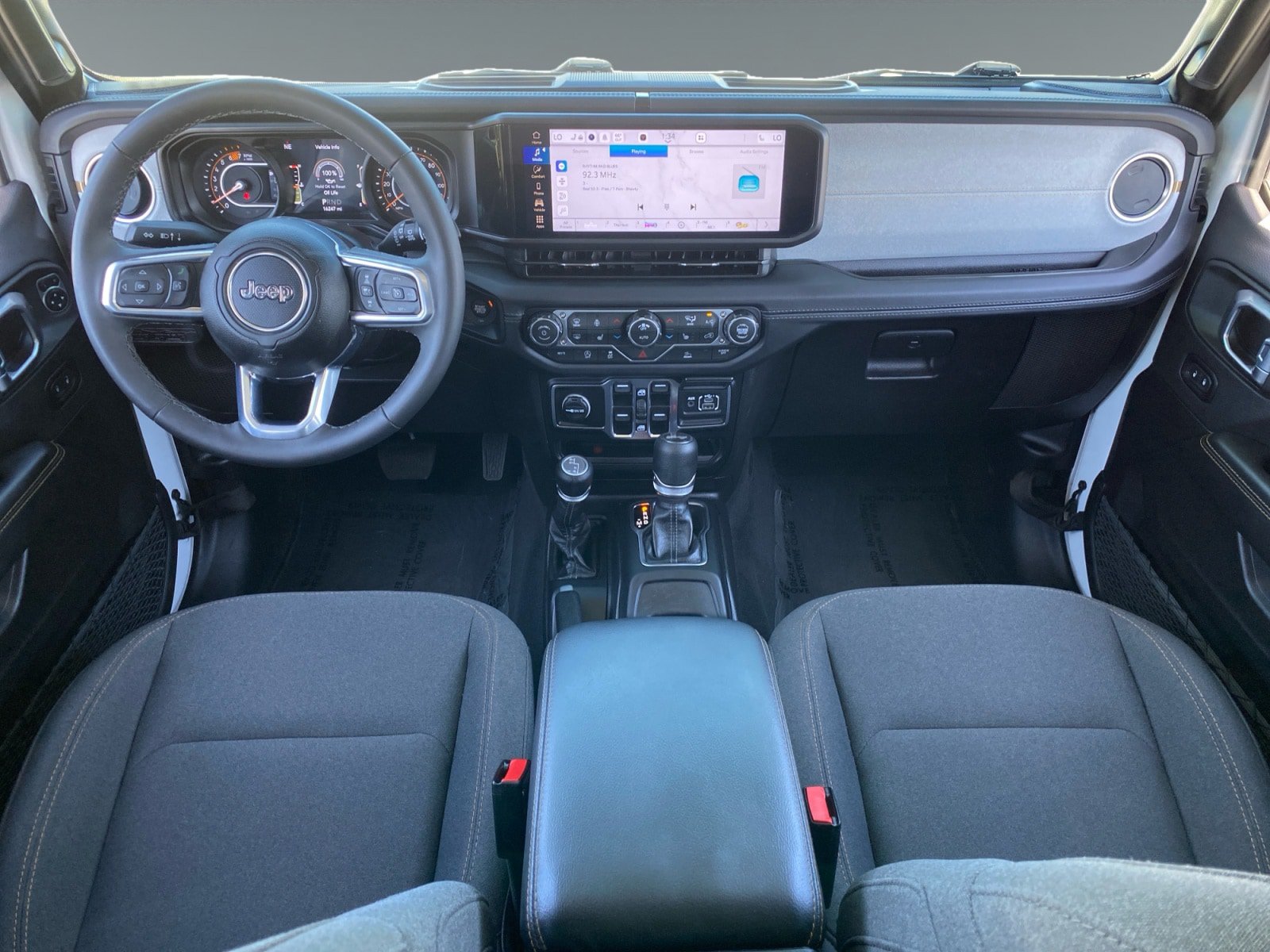 Used 2026 Jeep Wrangler Unlimited Sahara AWD/4WD image 10