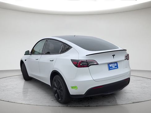 Used 2023 Tesla Model Y Long Range AWD/4WD image 9