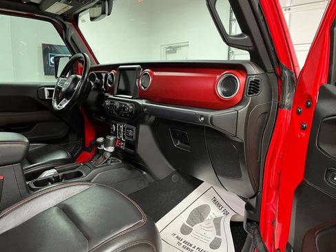 Used 2022 Jeep Gladiator Rubicon w/ Cold Weather Group AWD/4WD image 57
