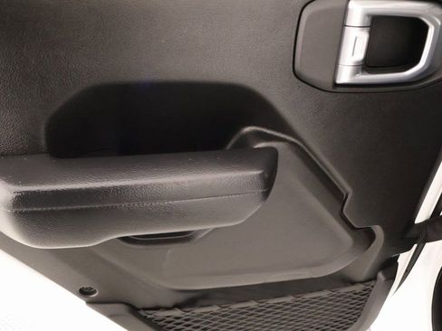 Used 2024 Jeep Gladiator Sport image 15