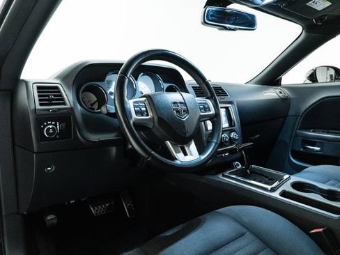 Used 2012 Dodge Challenger R/T image 22