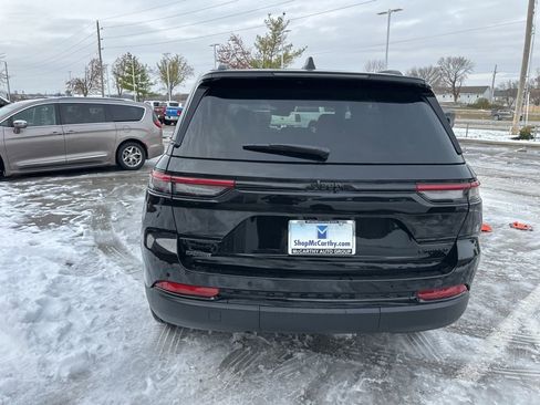 New 2025 Jeep Grand Cherokee Limited w/ Black Appearance Package AWD/4WD image 28