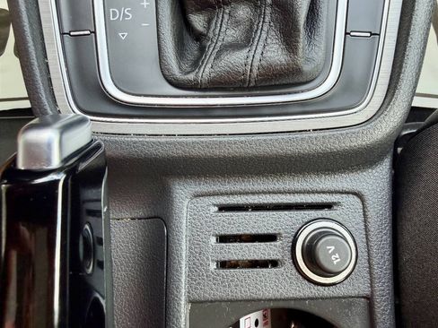 Used 2017 Volkswagen Golf SE FWD image 45