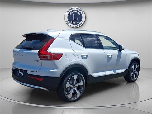 New 2025 Volvo XC40 B5 Core w/ Protection Package Premier image 7