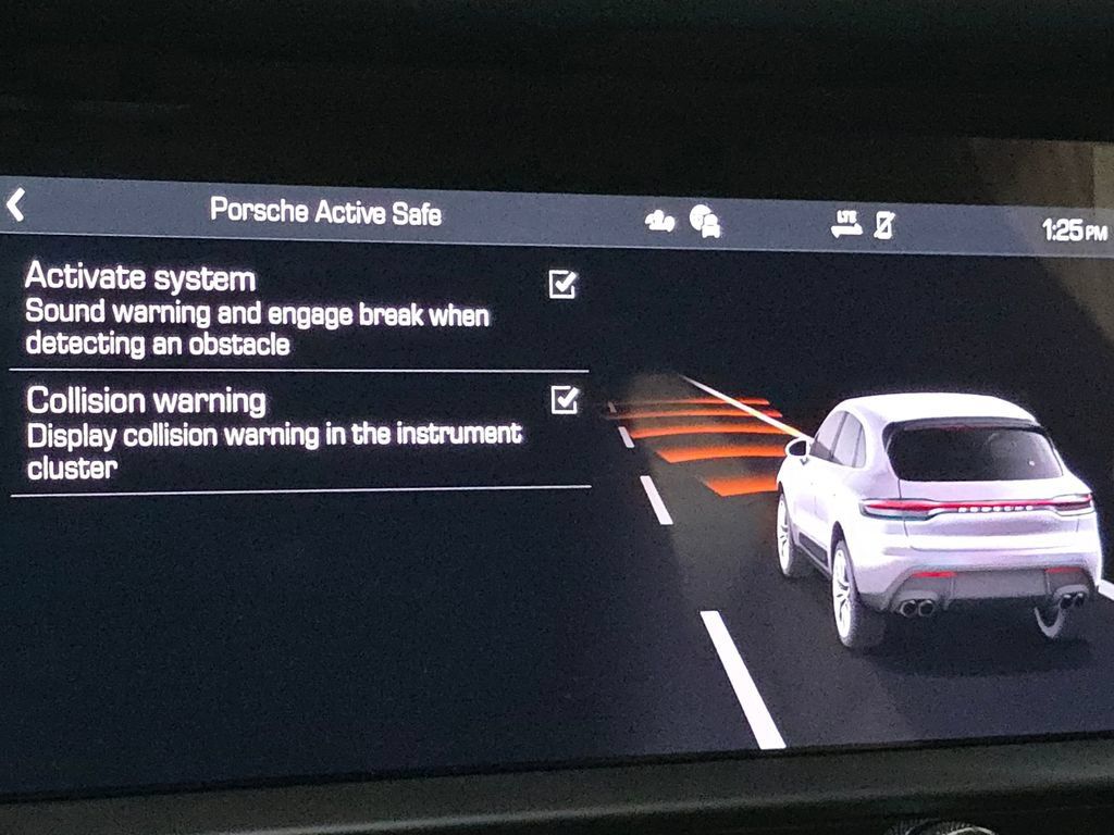 Certified 2026 Porsche Macan AWD/4WD image 30