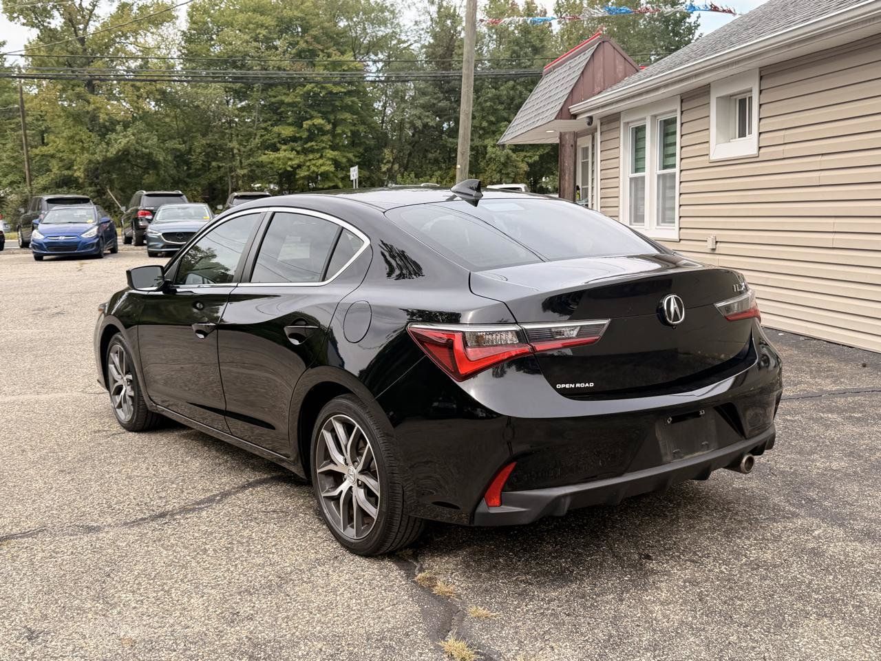 Used 2020 Acura ILX w/ Technology Package FWD image 4