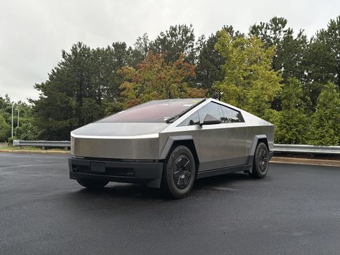 Used 2024 Tesla Cybertruck Cyberbeast AWD/4WD image 11