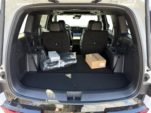 New 2026 Hyundai Santa Fe Calligraphy w/ Tow & Go Package AWD/4WD image 17