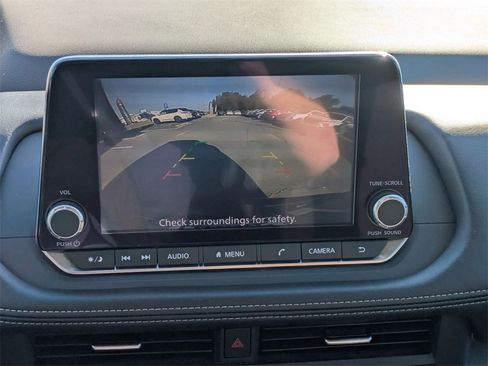 Used 2023 Nissan Rogue SV image 21