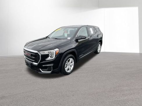 Used 2024 GMC Terrain SLE AWD/4WD image 2