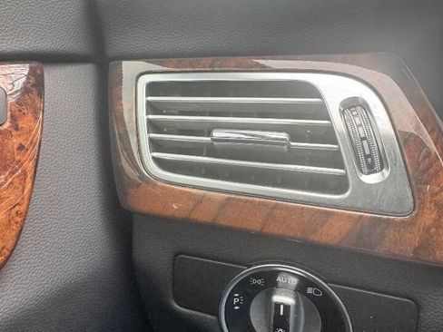 Used 2014 Mercedes-Benz CLS 550 w/ Premium 1 Package image 35