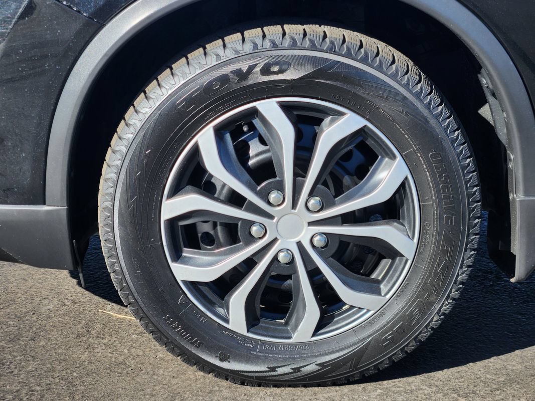 Used 2017 Nissan Rogue S AWD/4WD image 11