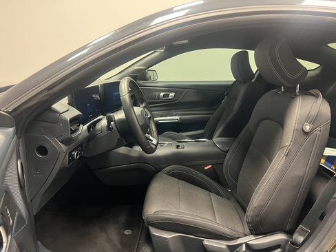 Used 2024 Ford Mustang Coupe image 14