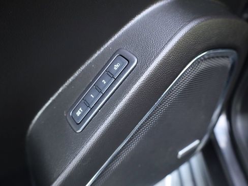 Used 2018 Chevrolet Suburban Premier image 11