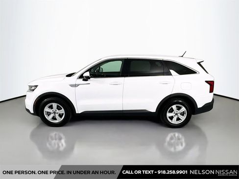 Used 2022 Kia Sorento LX FWD image 8