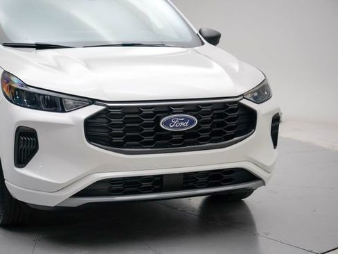 Used 2024 Ford Escape ST-Line w/ Tech Pack #1 AWD/4WD image 7