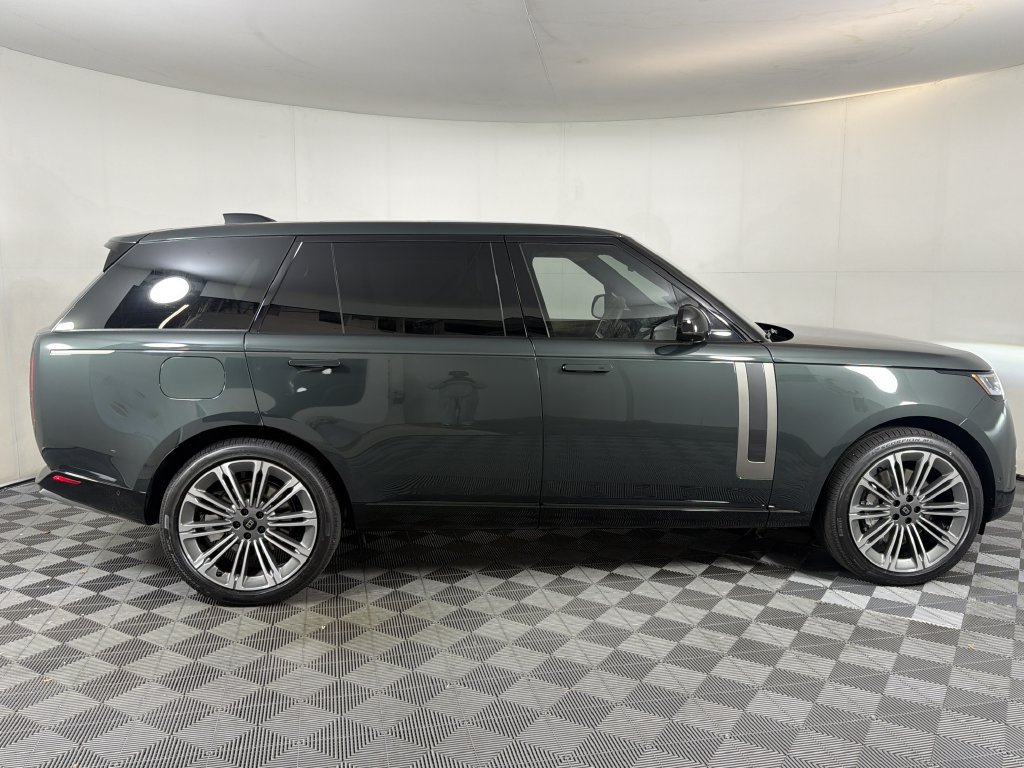 New 2027 Land Rover Range Rover Long Wheelbase SE AWD/4WD image 11